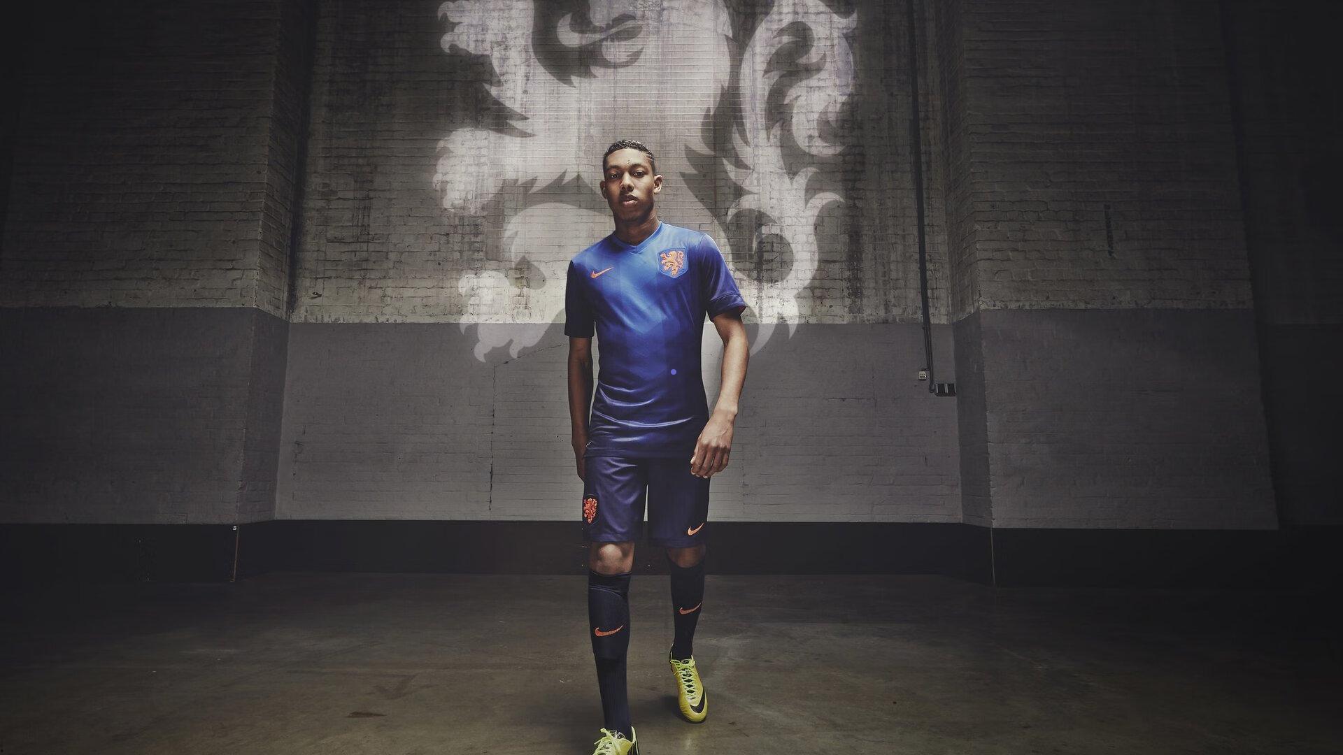 要价2000万欧！图片报曝法兰克福争抢堂安律，多特加入日本国脚争夺战